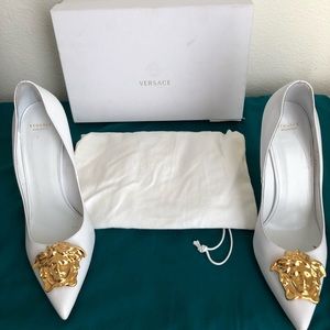 Versace heels 100% AUTHENTIC 100% SHOW STOPPERS!!